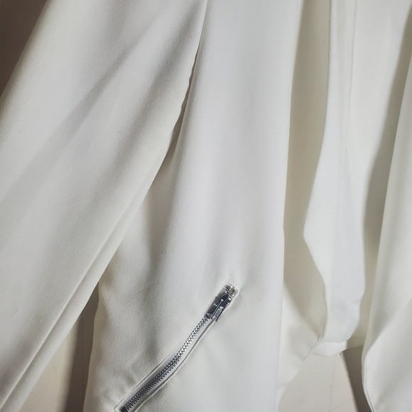 White Blazer/Cardigan - Picture 2 of 4